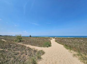 indiana/the-dunes/attraction/indiana-dunes-national-park-cowles-bog-trail