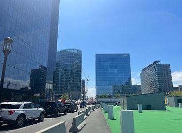 massachusetts/boston/attraction/south-boston-waterfront