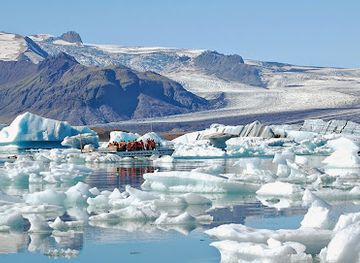 iceland/northeastern-region/attraction/jokulsarlon-glacier-lagoon-boat-tours-and-cafe