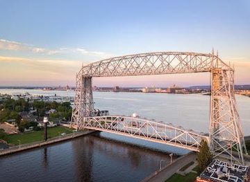 minnesota/duluth/attraction/aerial-lift-bridge