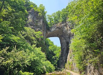 virginia/middle-peninsula/attraction/natural-bridge-state-park