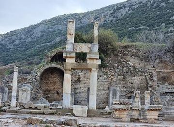 greece/samos/attraction/temple-of-domitian