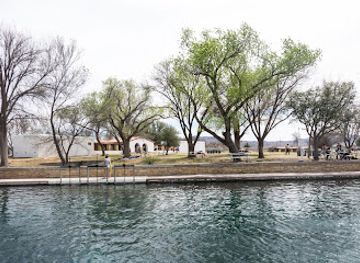 texas/permian-basin/attraction/balmorhea-state-park