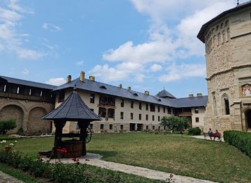 romania/bucovina/attraction/dragomirna-monastery