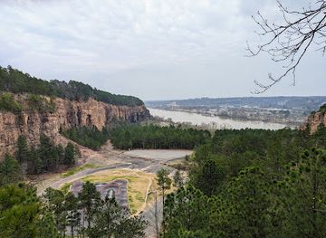 arkansas/pinnacle-mountain-state-park/attraction/emerald-park