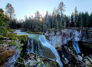 oregon/cascade-lakes-scenic-byway/attraction/paulina-falls