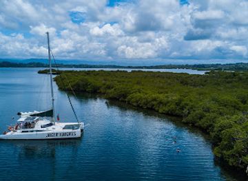 panama/bocas-del-toro/attraction/jager-knights-catamaran-tours