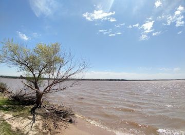 oklahoma/great-salt-plains-state-park/attraction/salt-plains-national-wildlife-refuge-admin-building-and-visitor-contact-station