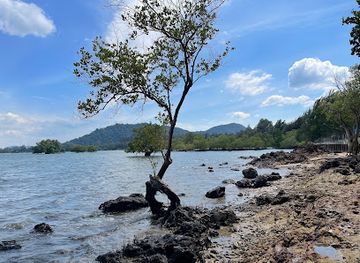 thailand/koh-lanta/attraction/hin-ngam-beach