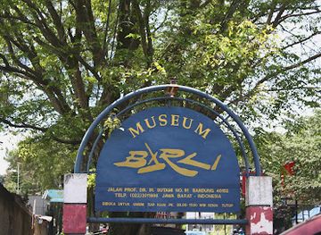 indonesia/bandung/attraction/barli-museum