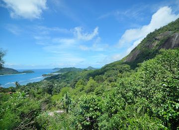 seychelles/ile-therese/attraction/morne-seychellois-peak