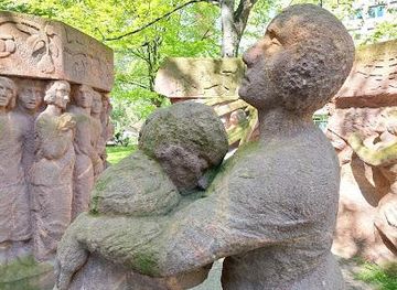 germany/berlin/attraction/block-der-frauen