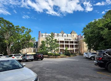 arkansas/eureka-springs/attraction/crescent-hotel-ghost-tours