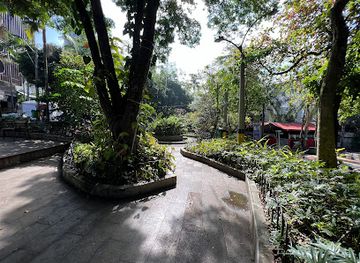 colombia/medellin/el-poblado/attraction/lleras-park