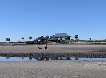 south-carolina/folly-beach/attraction/pelican-watch-pavilion