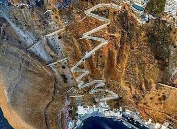 greece/santorini/attraction/karavolades-stairs