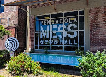 florida/pensacola-beach/attraction/pensacola-mess-hall