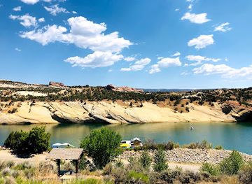 utah/flaming-gorge-national-recreation-area/attraction/red-fleet-state-park