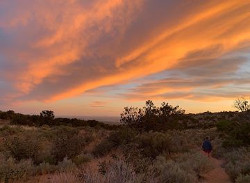 new-mexico/sandia-peak-tramway/attraction/la-cueva-cabin-trailhead