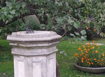 poland/radom/attraction/zabytkowy-zegar-sloneczny