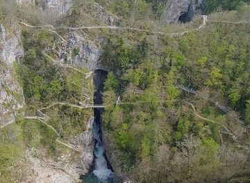 slovenia/skocjan-caves/attraction/grad-skolj