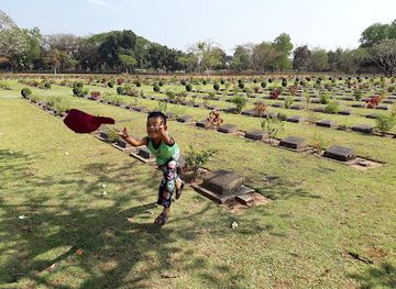 myanmar-burma/lower-myanmar/attraction/thanbyuzayat-world-war-ii-cemetery
