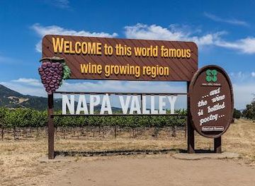 california/napa/attraction/welcome-to-napa-valley-sign-south