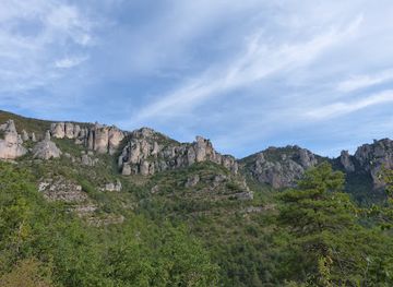 france/tarn-gorges/attraction/circuit-des-villages-troglodytes