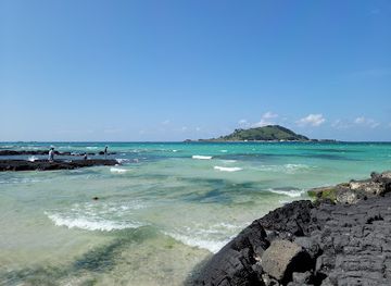 south-korea/jeju-island/attraction/hyeopjae-beach