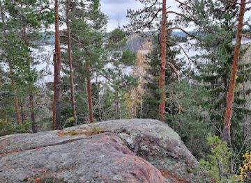finland/repovesi-national-park/attraction/murjanvuori-lean-to-shelter-and-outdoor-recreation-area