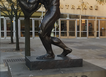 ohio/southwest-ohio/attraction/arnold-statue