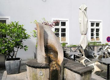 austria/salzburg/attraction/bruderhof-brunnen