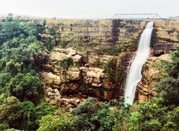 india/meghalaya/attraction/dainthlen-falls