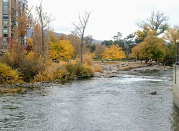 nevada/reno/attraction/raymond-l-smith-truckee-river-walk