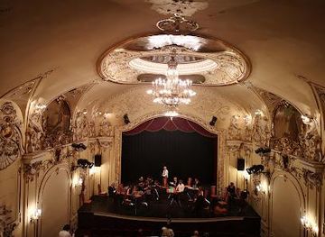 hungary/vac/attraction/danube-palace