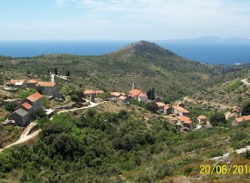 croatia/hvar-island/attraction/hvar-lesina-central-dalmatia-croatia-bike-tracks
