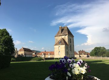 france/burgundy-vineyards/attraction/castle-commarin