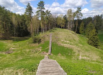 lithuania/anyksciai-treetop-walking-path/attraction/hillfort-voruta