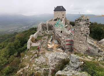 hungary/zemplen-mountains/attraction/castle-of-regec