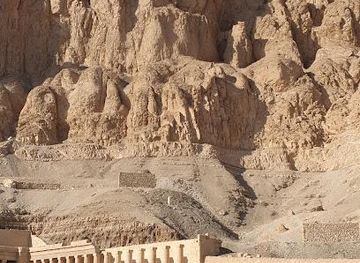 egypt/luxor/attraction/valley-of-the-queens