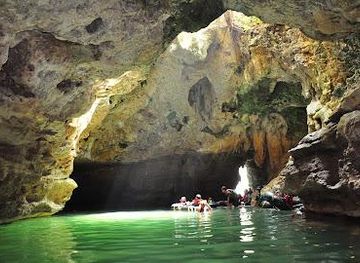 indonesia/yogyakarta/attraction/pindul-cave