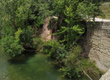 spain/navarre/attraction/zona-de-bano-rio-urederra