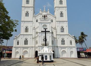 india/kochi/attraction/national-shrine-basilica-of-our-lady-of-ransom-vallarpadam