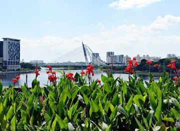 malaysia/klang-valley/attraction/putra-bridge