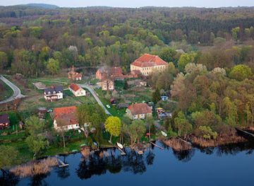 poland/mazury/attraction/palac-w-ponarach