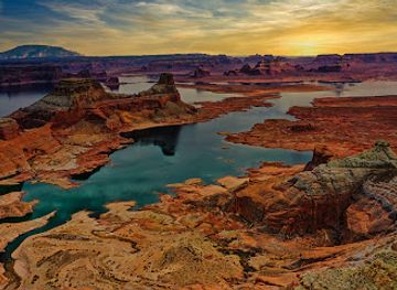 utah/lake-powell/attraction/alstrom-point