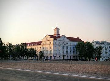 ukraine/chernihiv/attraction/krasna-square