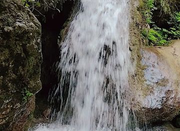 pakistan/abbottabad/attraction/wahid-waterfall