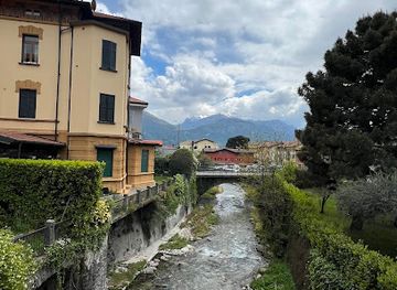 italy/lake-como/attraction/menaggio-mini-waterfall