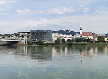 austria/linz/urfahr/attraction/lentos-kunstmuseum-linz